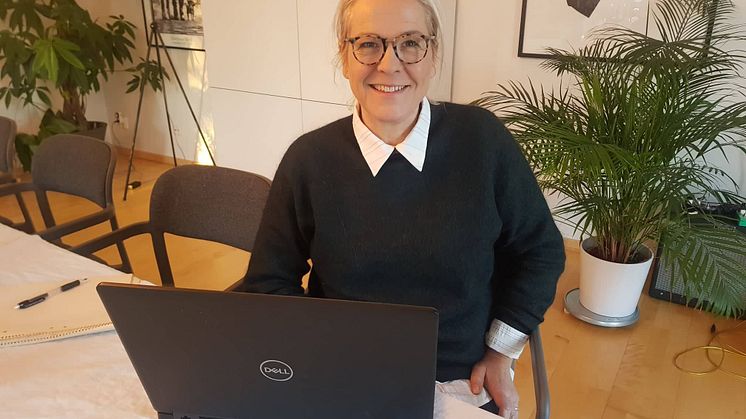 Caroline Blomquist får teknisk-naturvetenskapliga fakultetens pedagogiska pris 2023. Foto: Michael Blomquist