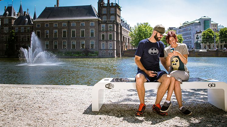 Smart Solar Bench, design Infra Marks för Nola