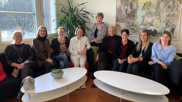 På bilden: En del av de chefer och medarbetare i Askim-Frölunda-Högsbo som vunnit pris för sitt goda hygienarbete.