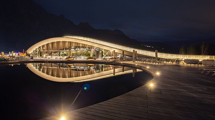 Wellness Terrasse mit Holz: „ATMOSPHERE by Krallerhof
