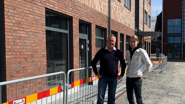 Mikael Beckman med sonen Kasper som tillsammans kommer driva enheten