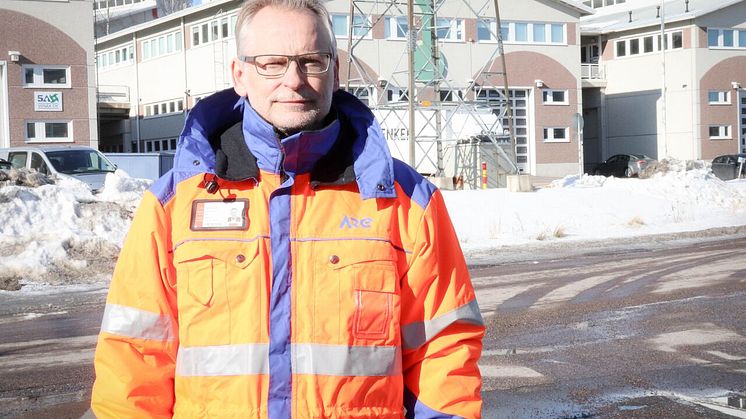 Työkaverit luonnehtivat vuoden esimieheksi valittua Harria asiakaslähtöiseksi ja jämäkäksi työkaveriksi, joka ei jätä mitään sattuman varaan.