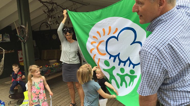 Borgmester Uffe Jensen holdt det grønne flag op. 