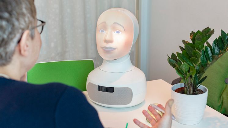 Den sociala intervjuroboten Tengai ska göra anställningsintervjun mer fördomsfri.