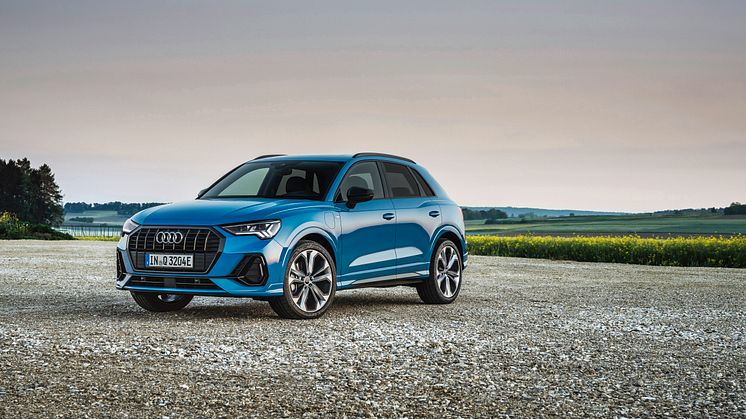 Audi Q3 45 TFSI e (Turboblå)