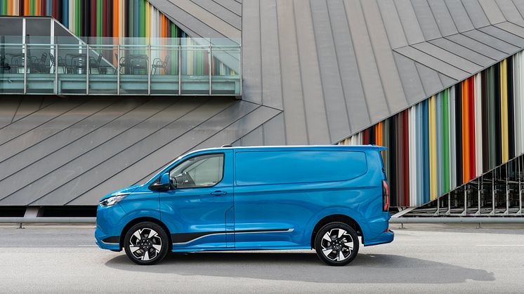 2025 Ford E-Transit Custom Sport (2).jpg