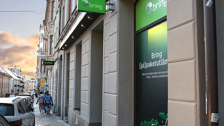 På Sibyllegatan i Stockholm öppnar Bring en tillfällig paketutlämning i egen regi.