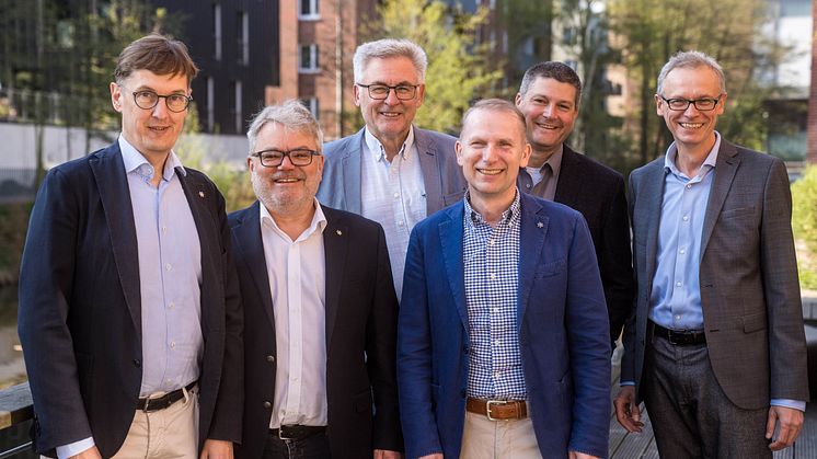The joint management team of TIMETOACT GROUP and catworkx. Photo: catworkx