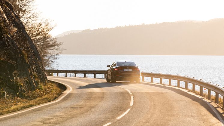 Helt nye BMW i4 ankommer Norge