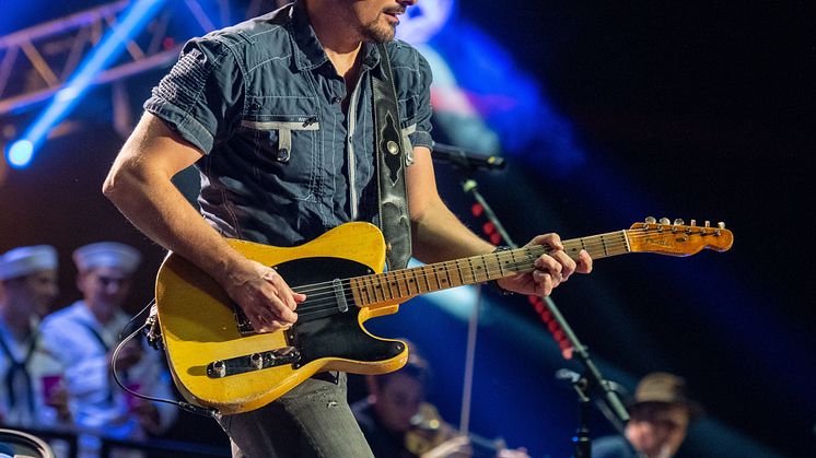 COUNTRYSTJERNEN BRAD PAISLEY TIL NORGE!
