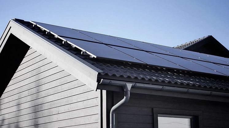 Solenergi och solceller är särskilt miljövänliga och hållbara lösningar för elproduktion. Jämfört med andra förnybara källor som t.ex. vindkraft, har solceller visat sig vara särskilt skonsamma gentemot miljön.