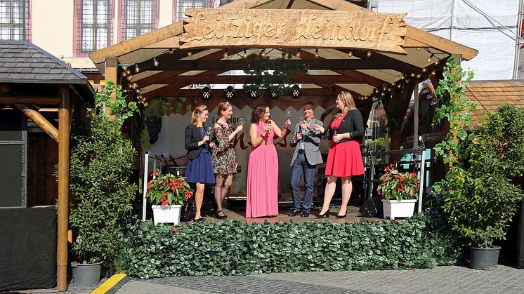 Leipziger Weinfest - Eröffnung mit den sächsischen Hoheiten, Moderatorin Ute Schlossarek und Marktamtleiter Dr. Walter Ebert