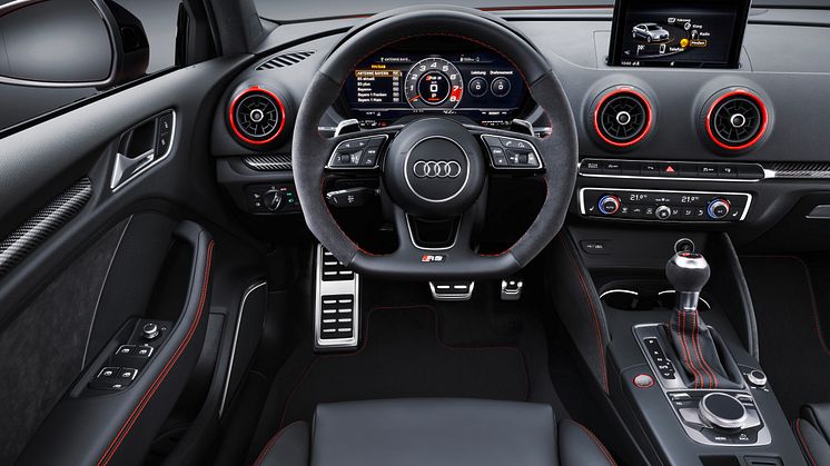 Audi RS 3 Limousine - cockpit