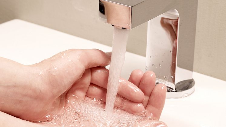 Veolia Trinkwasser Wasserhahn Hände_Foto Torsten Pross