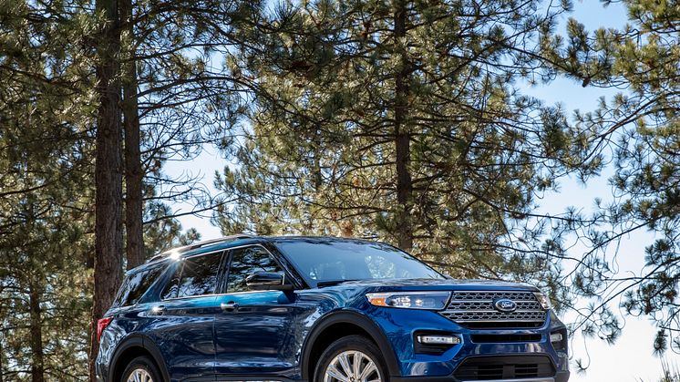 2-Ford-Explorer-Limited