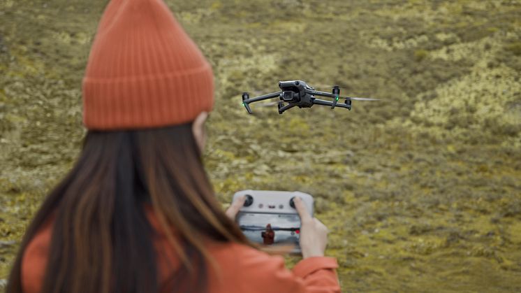 DJI Mavic 3 Classic - Outdoors (1 of 5)