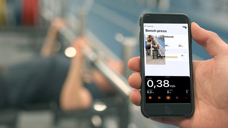 Genom att placera en integrerad Vmaxpro mätningssensor i varje hylsa på WPPO Competition Bar får användaren ut exakta data som följer hela stångens rörelse. Via Vmaxpro-appen kan man följa lyftet i realtid och analysera sitt resultat i efterhand.