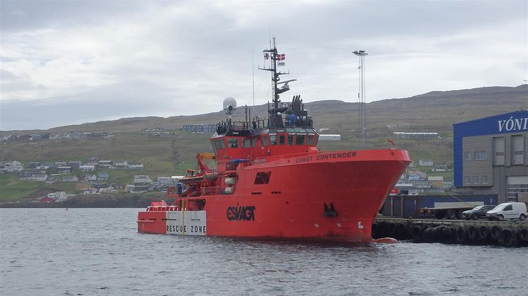 'Esvagt Contender' på sjældent besøg i Tórshavn