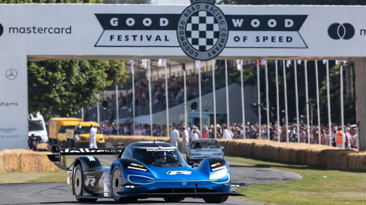 Den elektriske ID.R racer slår 20 gammel rekord på Goodwood Festival of Speed