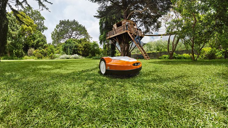 STIHL LANCERER DEN NYE GENERATION AF iMOW OG GIVER EN OVERSIGT SOM HJÆLP TIL NÅR DER SKAL VÆLGES ROBOTPLÆNEKLIPPER