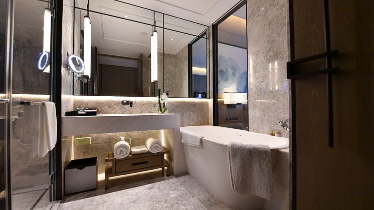 Maritim Hefei Hotel / bathroom