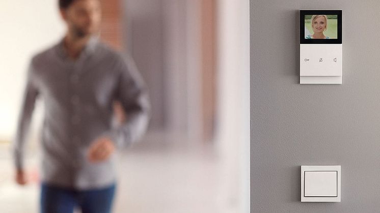 Schalter Berker K.1 perfekt abgestimmt auf Innenstation von Elcom, weiß