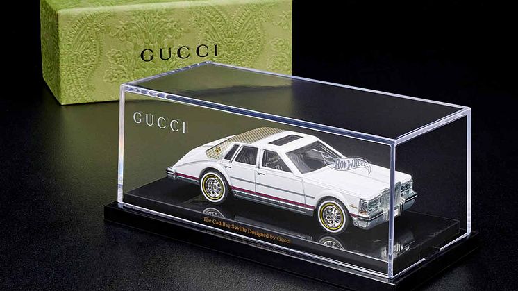 Das seltene Sammlerstück repräsentiert die Vergangenheit und die Zukunft von Gucci und ist ab dem 18. Oktober 2021 bei Mattel Creations erhältlich.