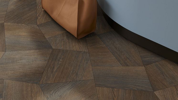 Medium-36962 wooddark prism close up.jpg