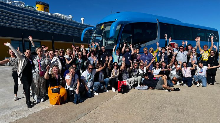 Exklusiver FamTrip mit Costa Cruises – alltours Reisecenter unterwegs mit der Costa Smeralda
