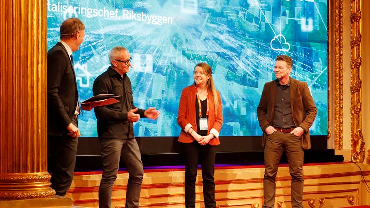 En panel bestående av Peter Lilja på Familjebostäder, Emma Sarin på HSB Living Lab och Per Karmteg på Riksbyggen diskuterar hur smarta hem de boende egentligen önskar sig. Bild: Kjell-Arne Larsson