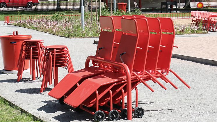 Share möbelgrupp, Badhusparken Vara