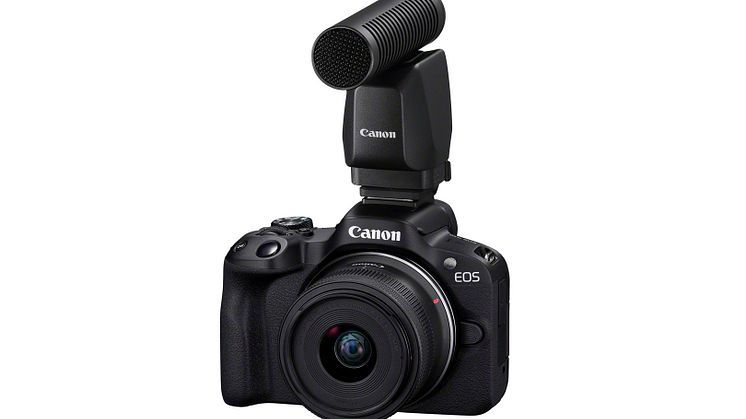18_EOS R50_Black_FrontSlantLeft_RF-S18-45mm(BK)_DM-E1D