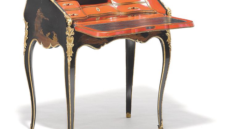 A Louis XV gilt bronze mounted, Japanese laquer and vernis Martin Bureau en Pente. C. 1750. Estimate: DKK 400,000-600,000 / € 53,500-80,500