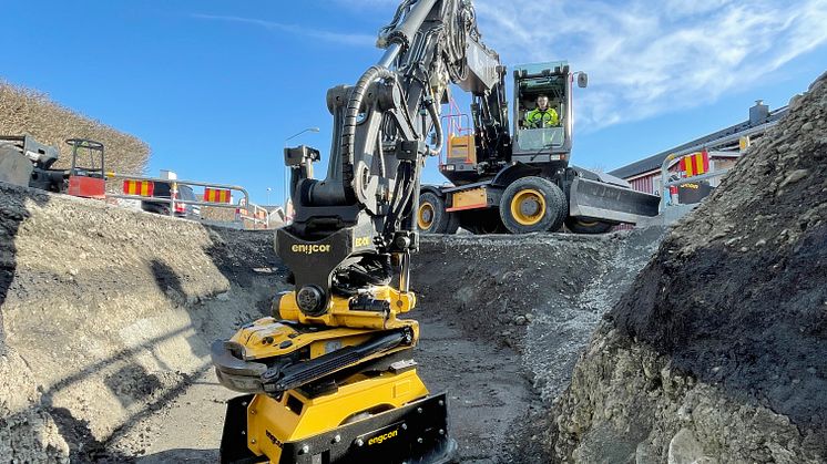engcon_compactor_PC6000_vertical