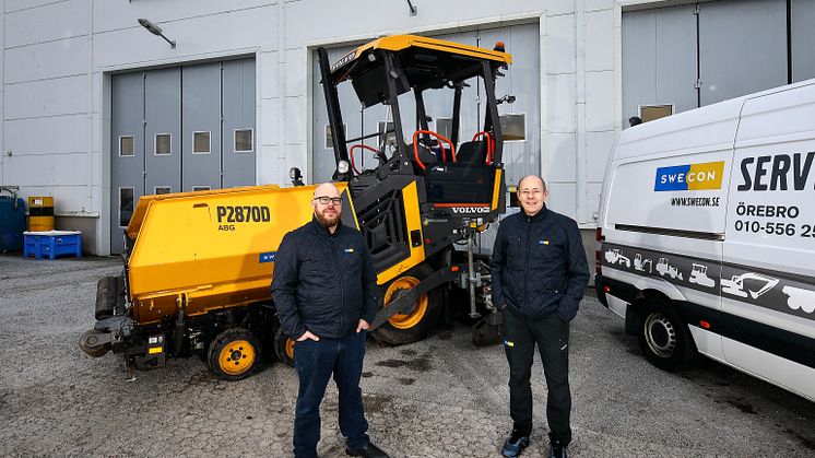Tillberg och Wahlsten med Volvo P2870D asfaltläggare
