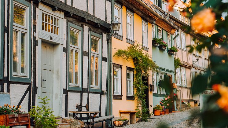 Quedlinburg: View into a cobblestone street © GNTB/ Maciej Waraksa
