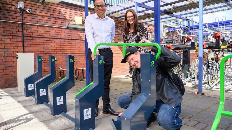 Mohammad Yasin  MP opens Bedford station cycle hub 