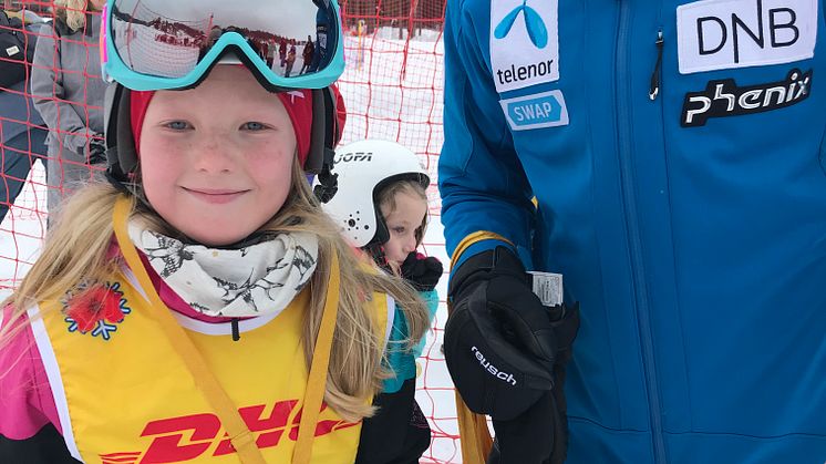 Stinn bakke på DHL Express barneskirenn med Henrik Kristoffersen