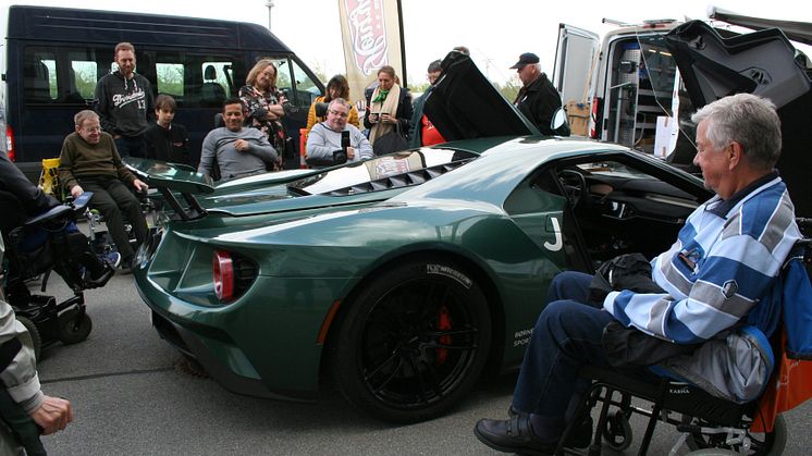 Jason Watt og hans Ford GT til handicap-event med Ford