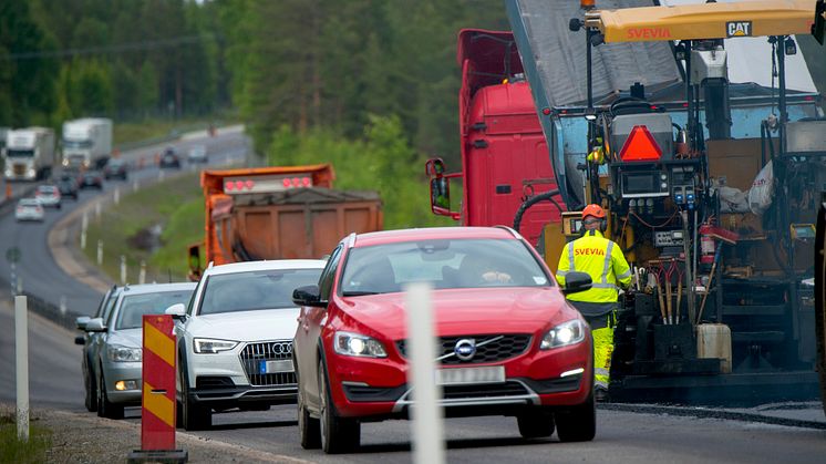 Svevia utför beläggningsarbete i Umeå Foto Patrick Trägårdh.jpg