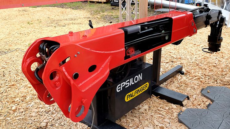 Palfinger Epsilons kranbom i genomskärning. All el och hydraulik går inne i kranen. 