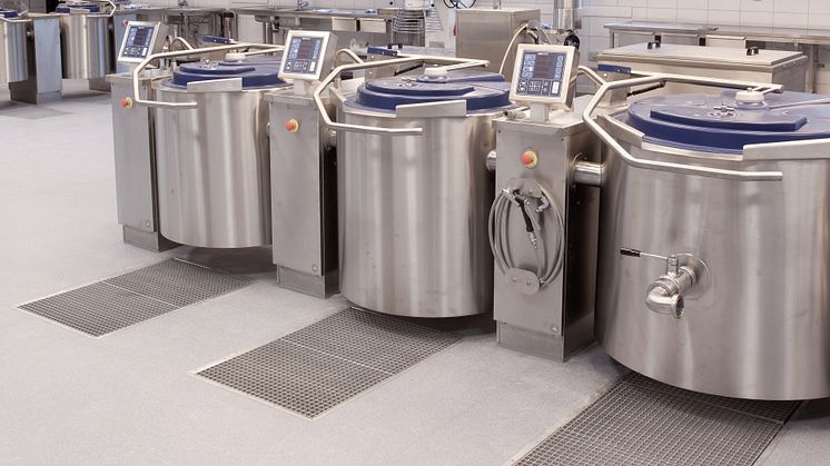 Lagerläggning av BLÜCHERs rostfria köksbrunnar