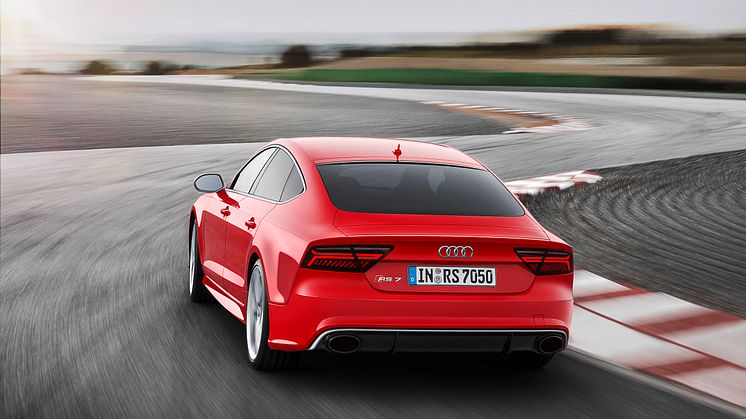 RS7 rear dynamic red