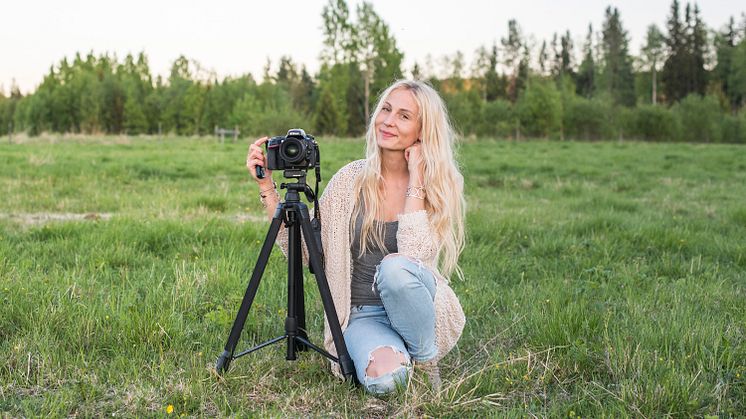 Jonna Jintons smycken säljs över hela världen och hennes naturbilder finns i IKEA:s sortiment. (Foto: Jonna Jinton)