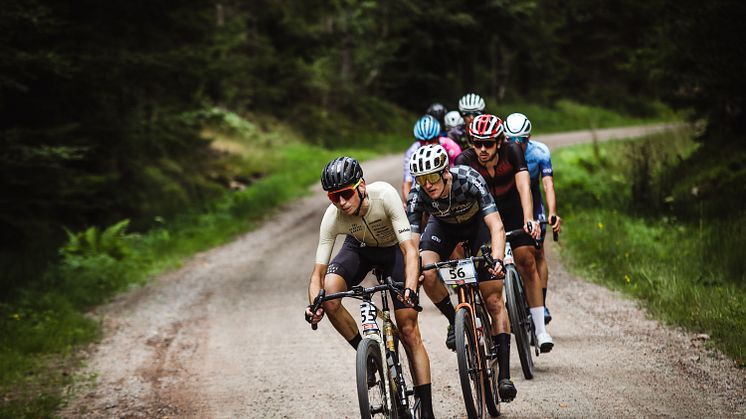 Det blir fartfyllt på Halmstads vägar när det är Gravel Grit´n Grind. Fotocred @ Cancano Tours AB.
