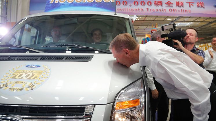 FORD TRANSIT NR. 7 MILLIONER - 2