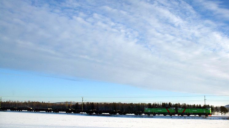 Green Cargo vinter tåg.jpg