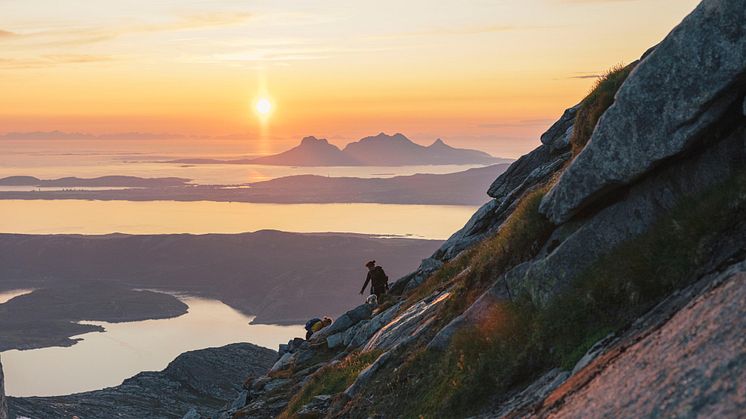 Sunny Side Up: Flights to Arctic Adventures with  Finnair's New Summer Route