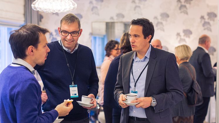 Magnus Lingjærde, porteføljeforvalter i LOS Energy, i dialog med kunder på LOS Energy Day
