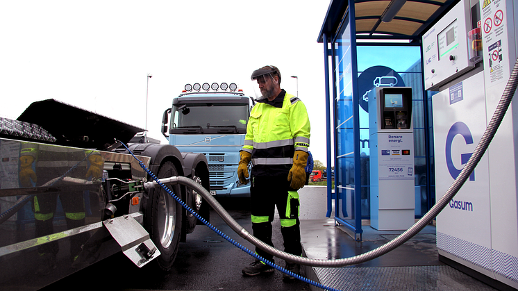 NTEX viktiga klimatarbete fortsätter – testar dragbil som drivs med biogas 